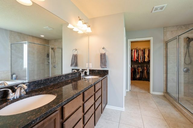 1693 Lakeview Drive, Pleasant Hill, IA 50327