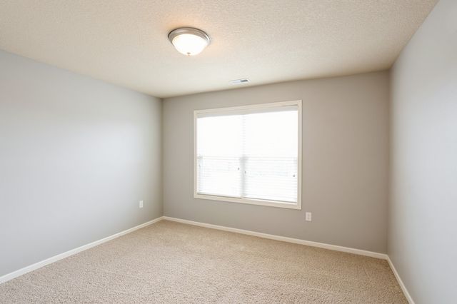 1693 Lakeview Drive, Pleasant Hill, IA 50327