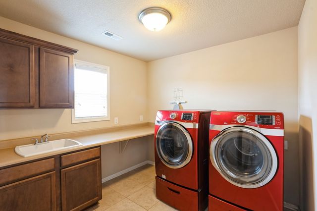 1693 Lakeview Drive, Pleasant Hill, IA 50327