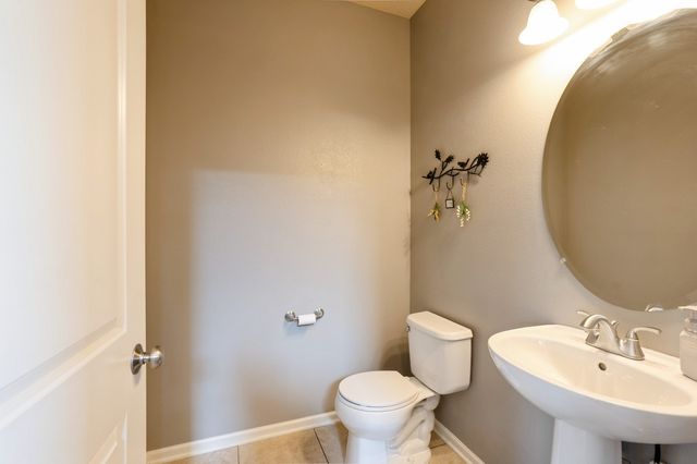 1693 Lakeview Drive, Pleasant Hill, IA 50327