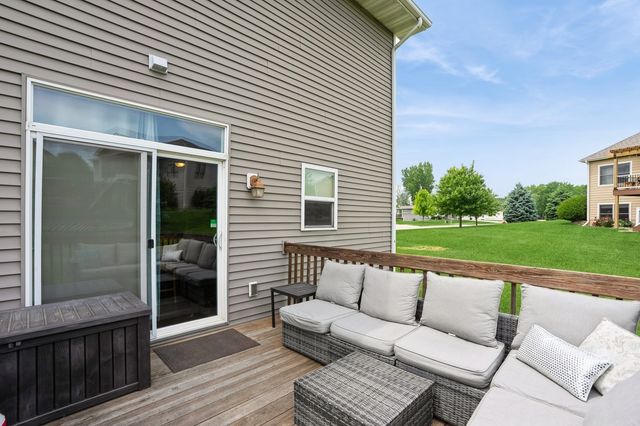 1693 Lakeview Drive, Pleasant Hill, IA 50327