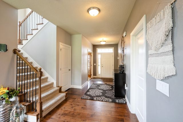 1693 Lakeview Drive, Pleasant Hill, IA 50327