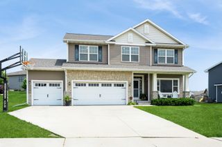 1693 Lakeview Drive, Pleasant Hill, IA 50327
