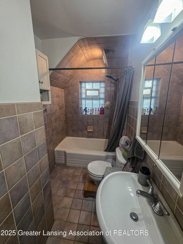 2515 S Martin Luther King Jr Boulevard, Lansing, MI 48910