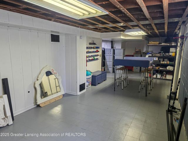 2515 S Martin Luther King Jr Boulevard, Lansing, MI 48910