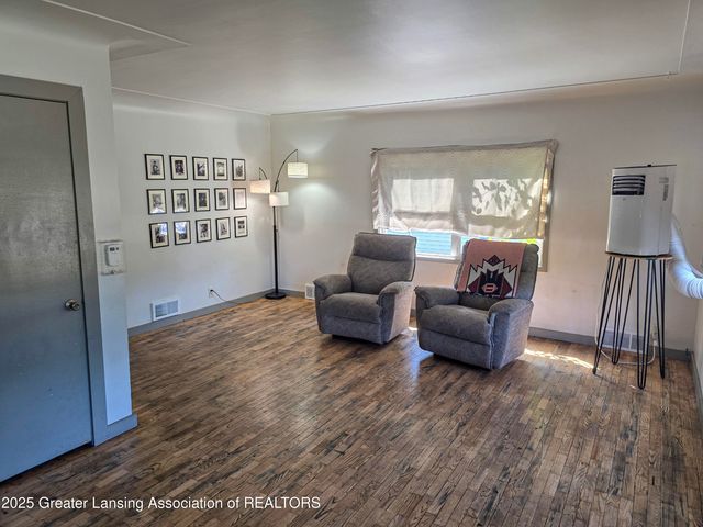 2515 S Martin Luther King Jr Boulevard, Lansing, MI 48910