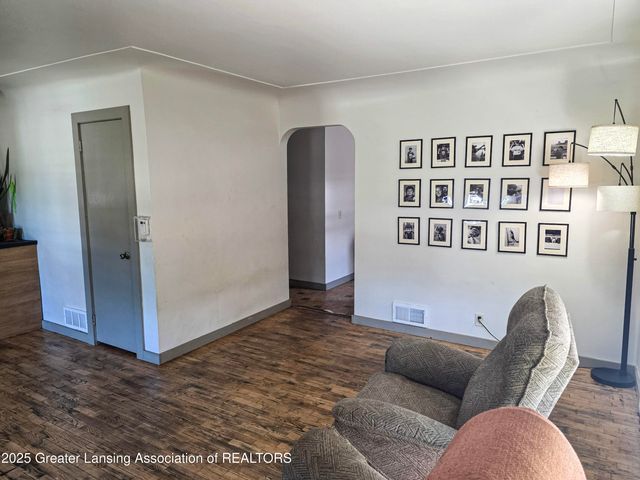 2515 S Martin Luther King Jr Boulevard, Lansing, MI 48910