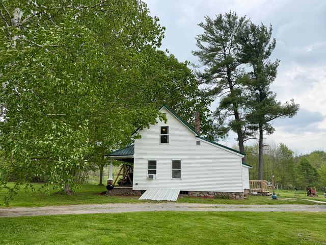 9435 E Garfield Road, Greenwood Twp, MI 49421