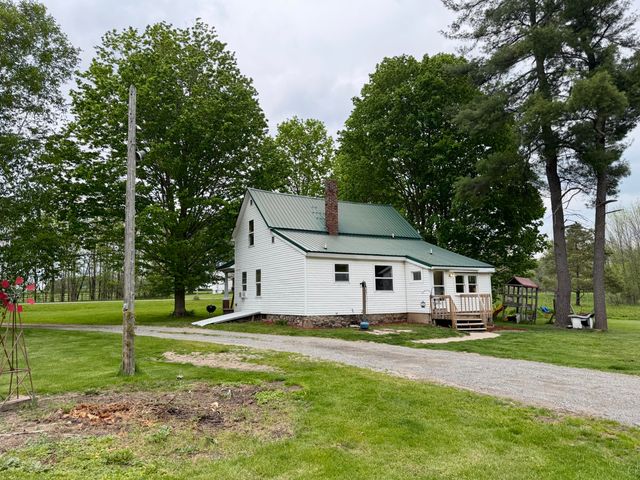 9435 E Garfield Road, Greenwood Twp, MI 49421