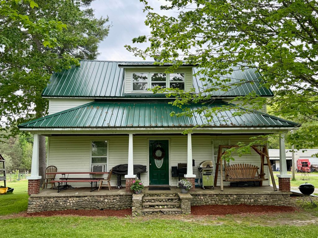 9435 E Garfield Road, Greenwood Twp, MI 49421