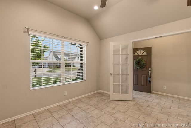 1913 E 132nd Street S, Bixby, OK 74008
