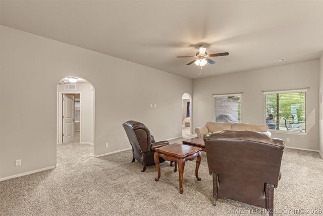 1913 E 132nd Street S, Bixby, OK 74008