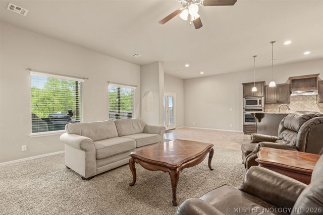 1913 E 132nd Street S, Bixby, OK 74008