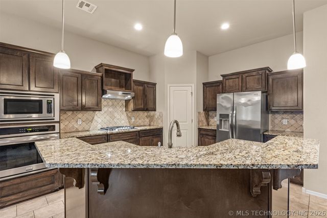 1913 E 132nd Street S, Bixby, OK 74008
