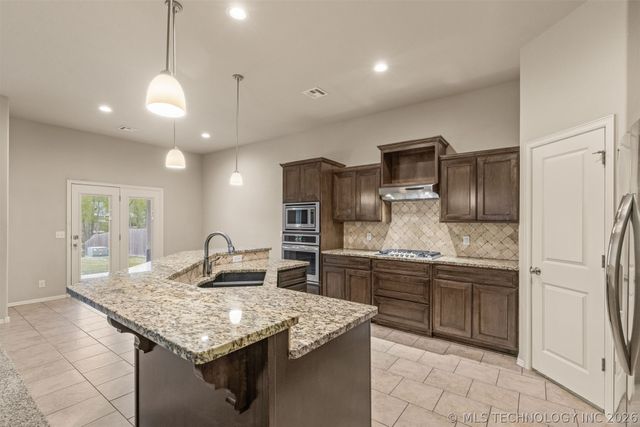 1913 E 132nd Street S, Bixby, OK 74008