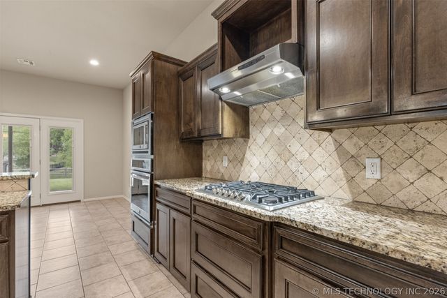 1913 E 132nd Street S, Bixby, OK 74008