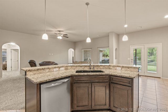 1913 E 132nd Street S, Bixby, OK 74008