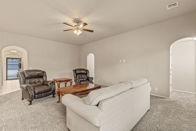 1913 E 132nd Street S, Bixby, OK 74008