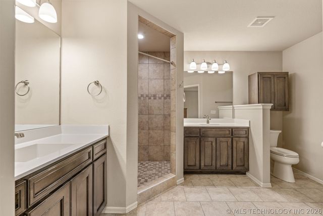 1913 E 132nd Street S, Bixby, OK 74008