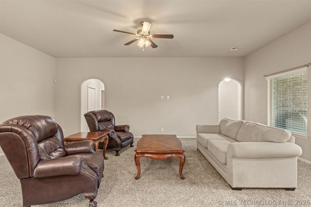 1913 E 132nd Street S, Bixby, OK 74008