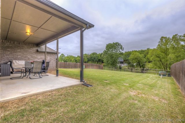 1913 E 132nd Street S, Bixby, OK 74008