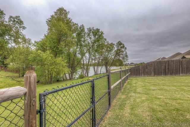 1913 E 132nd Street S, Bixby, OK 74008
