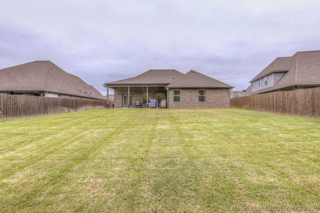 1913 E 132nd Street S, Bixby, OK 74008