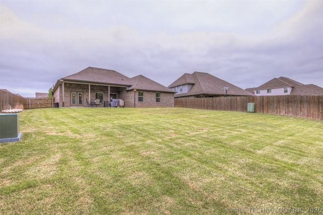 1913 E 132nd Street S, Bixby, OK 74008