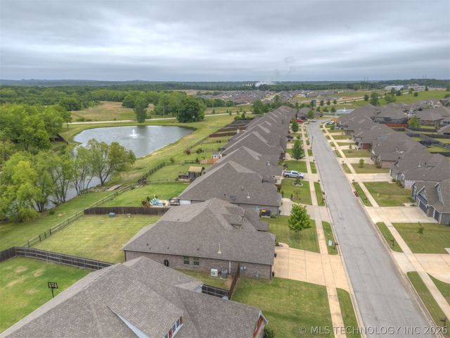 1913 E 132nd Street S, Bixby, OK 74008