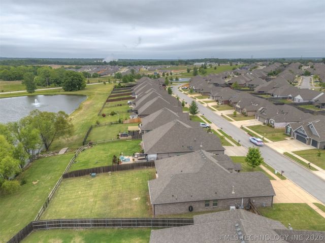 1913 E 132nd Street S, Bixby, OK 74008