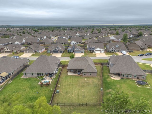 1913 E 132nd Street S, Bixby, OK 74008