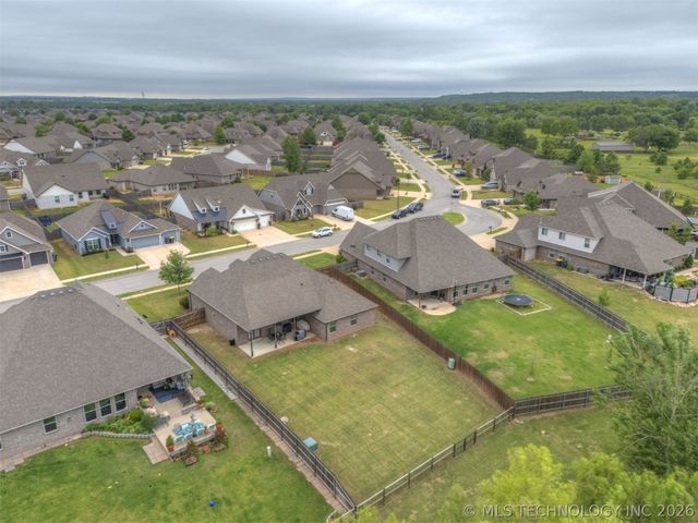 1913 E 132nd Street S, Bixby, OK 74008