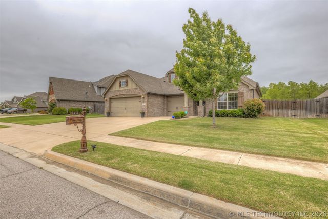 1913 E 132nd Street S, Bixby, OK 74008