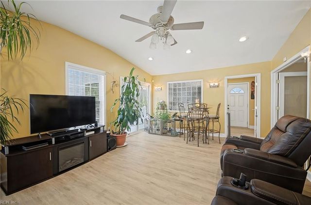 1608 Willimantic CT, Virginia Beach, VA 23456