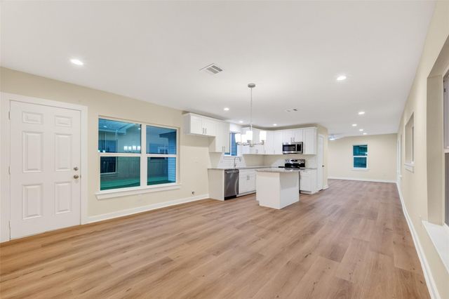 404 W Homan Street, Baytown, TX 77520