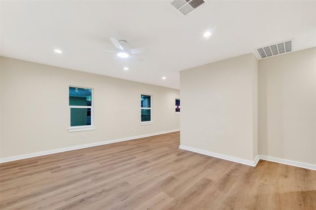 404 W Homan Street, Baytown, TX 77520