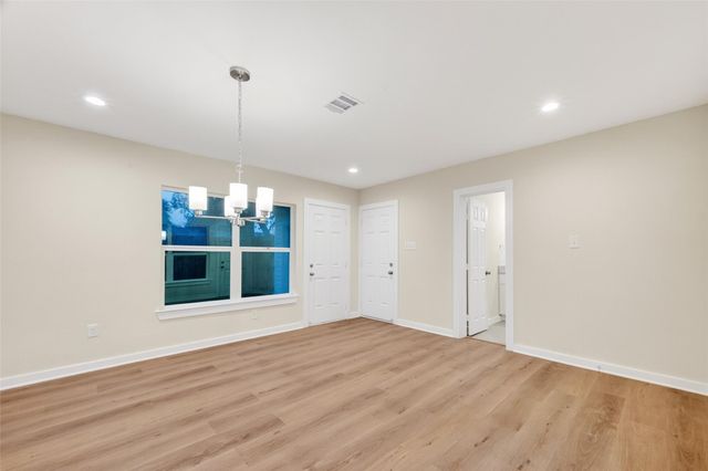404 W Homan Street, Baytown, TX 77520