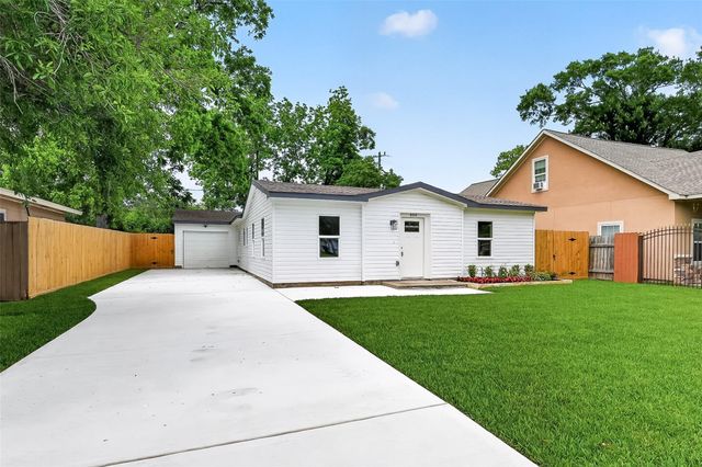 404 W Homan Street, Baytown, TX 77520