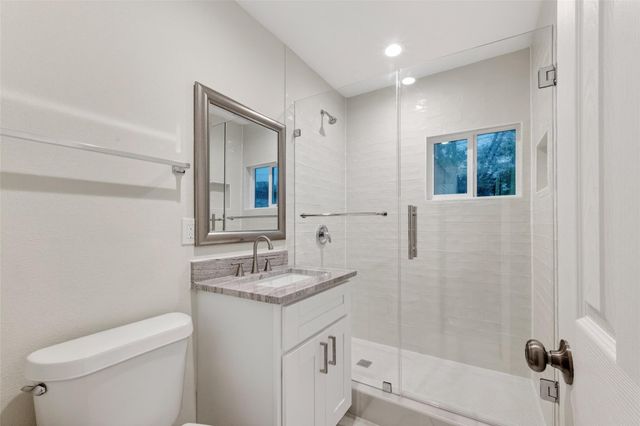 404 W Homan Street, Baytown, TX 77520