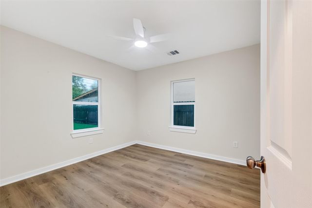 404 W Homan Street, Baytown, TX 77520