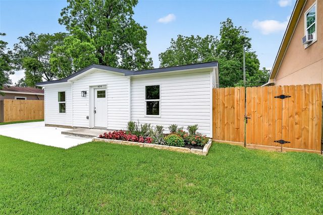 404 W Homan Street, Baytown, TX 77520