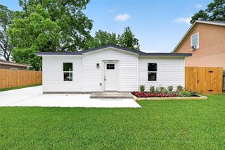 404 W Homan Street, Baytown, TX 77520
