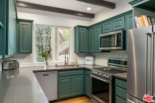 9809 Easton Drive, Beverly Hills, CA 90210