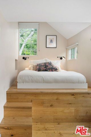 9809 Easton Drive, Beverly Hills, CA 90210