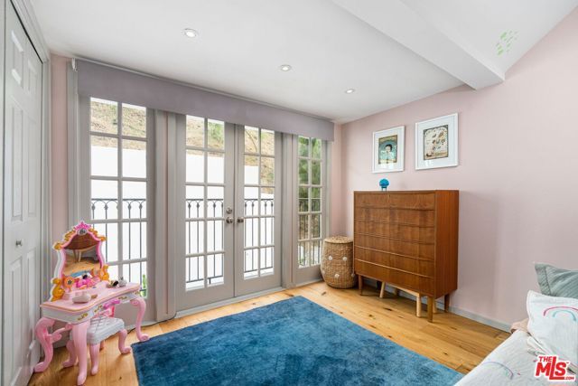9809 Easton Drive, Beverly Hills, CA 90210