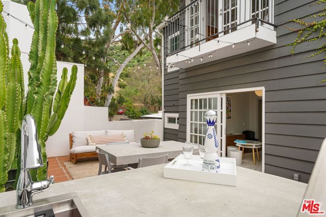 9809 Easton Drive, Beverly Hills, CA 90210