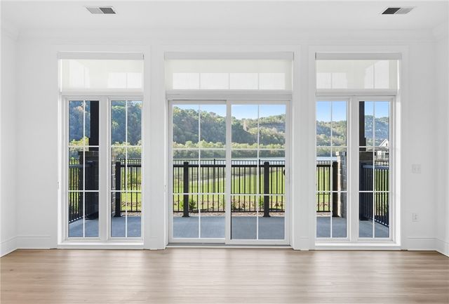 1 1st Street 103, Oakmont, PA 15139