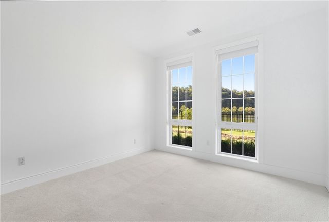 1 1st Street 103, Oakmont, PA 15139