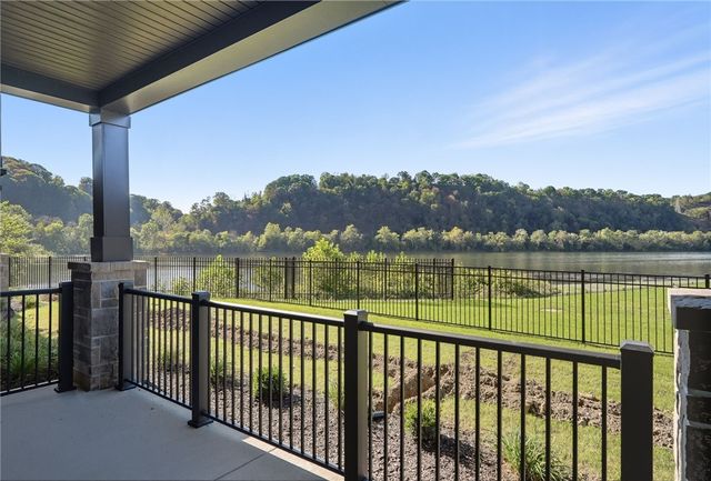1 1st Street 103, Oakmont, PA 15139