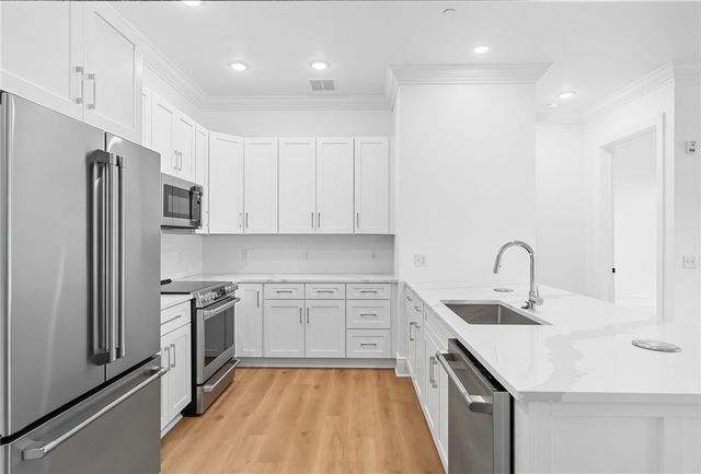 1 1st Street 103, Oakmont, PA 15139